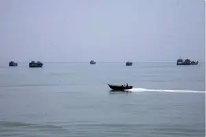 شب پرتنش هرمز؛ واشنگتن همچنان از توافق می‌گوید