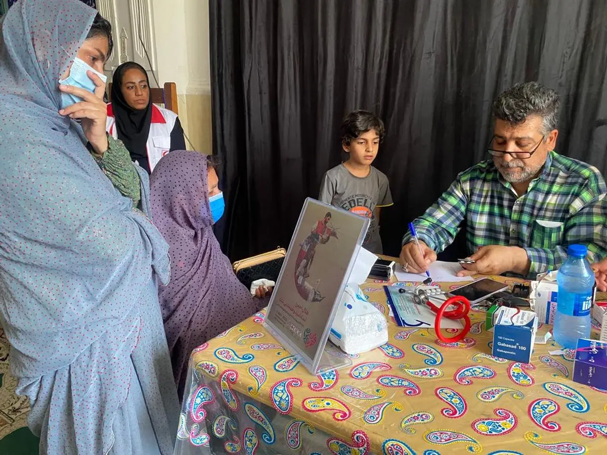 کاروان سلامت هلال احمر به محلات کمبرخوردار بندرعباس رسید