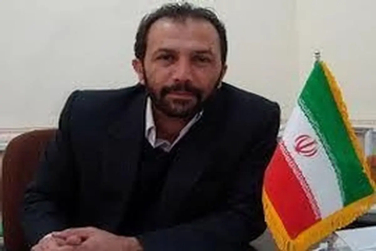 نویسنده کتاب «کودکی از جنس نارنجک» در بروجرد تجلیل می شود