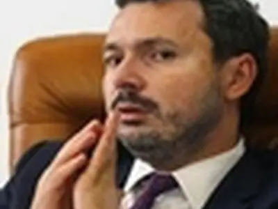 به ادامه فعالیت خود امیدوار نیستم
