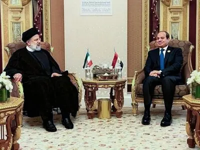 رئیسا إیران ومصر یتفقان على اتخاذ خطوات جادة لإنهاء الخلافات العالقة بین البلدین
