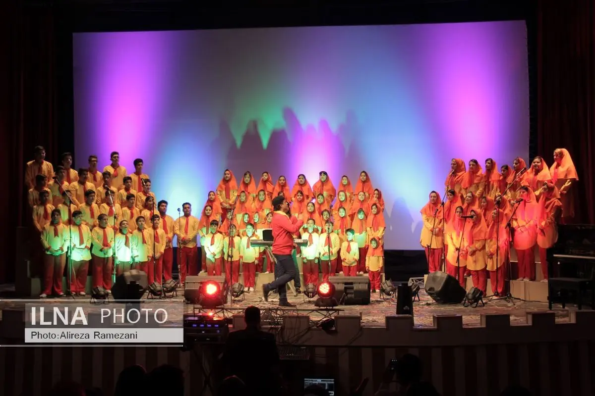 نقطه سرخط، پیوند بچه‌های امروز به بچه‌های دیروز 