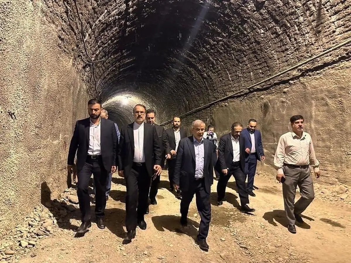روند پیشرفت پروژه خط ۲ قطار شهری کرج بررسی شد