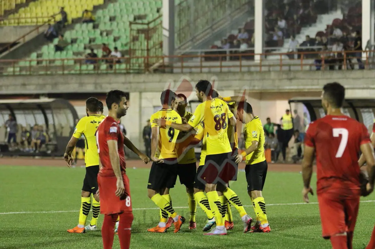 تیم منتخب هفته دوم لیگ برتر در انحصار پرسپولیس و سپاهان