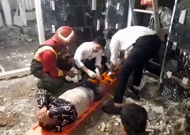 مصدومیت کارگر در پی سقوط در چال آسانسور در رشت