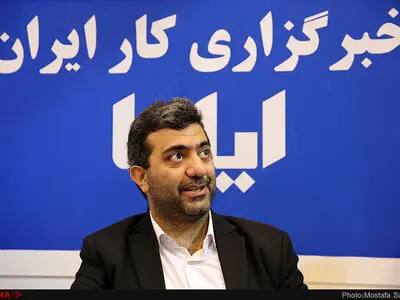  عقلانیت درباره دریاچه ارومیه کمتر دیده شده است/ احداث میان ‌گذر گردش آب اکوسیستم دریاچه را به هم زده است