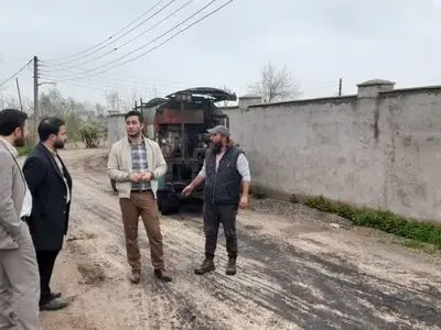 عملیات آسفالت خیابان‌های گلستان و بهشتی شهر پیربازار 