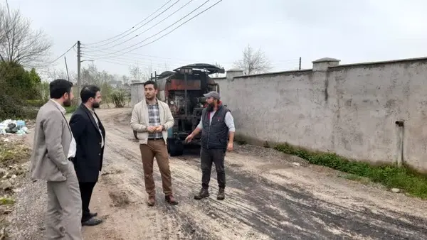 عملیات آسفالت خیابانهای گلستان و بهشتی شهر پیربازار