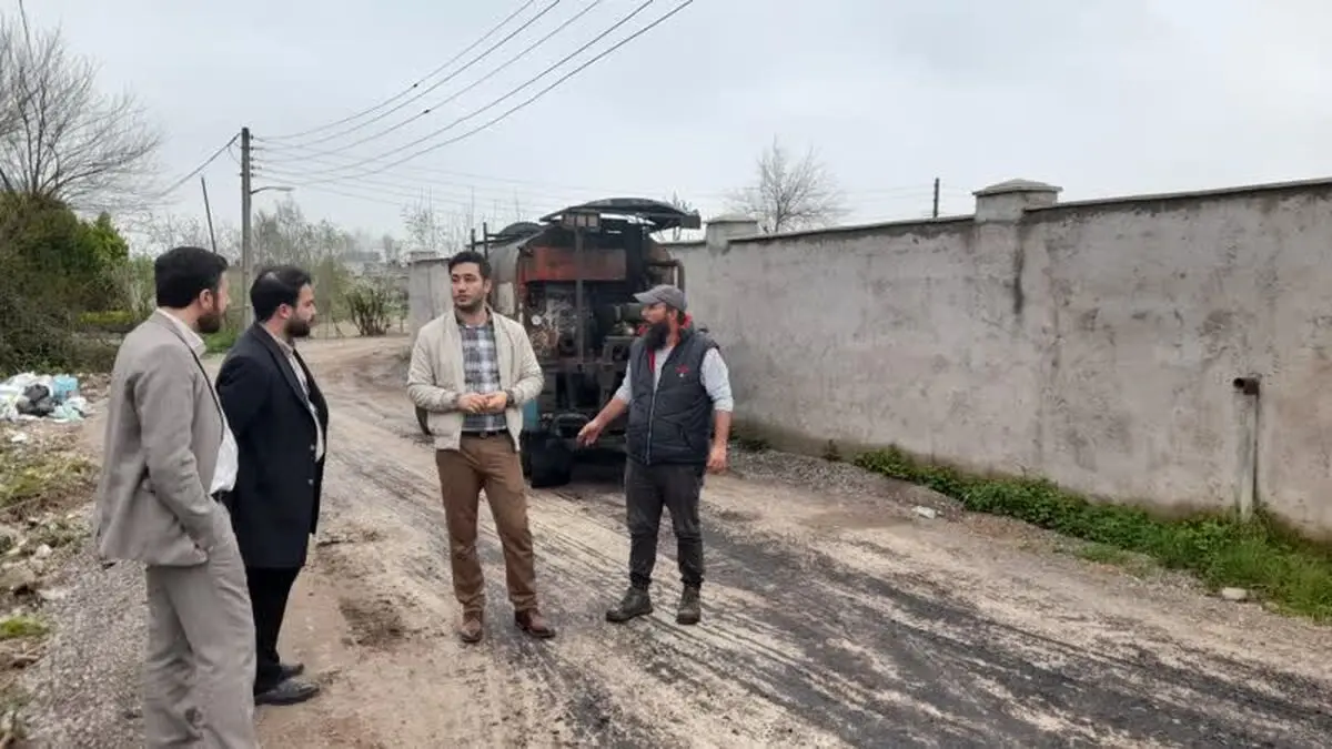 عملیات آسفالت خیابان‌های گلستان و بهشتی شهر پیربازار 