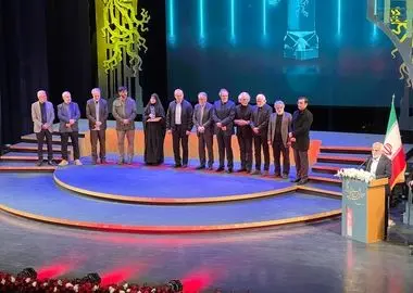 سیمرغ‌های چهل‌‌وچهارمین جشنواره فیلم فجر صاحبان خود را شناختند/ حضور رئیس جمهور در اختتامیه