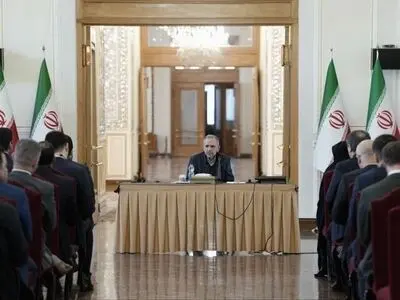 تشریح ابعاد جنایات آمریکایی-صهیونی در نشست تخت روانچی با سفرای خارجی