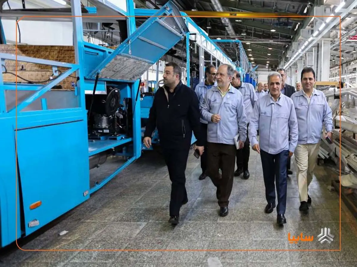 حمایت از خودروسازان باسابقه در اولویت بانک صنعت و معدن است/ زامیاد در مسیر تنوع‌بخشی به سبد محصولات حرکت می‌کند