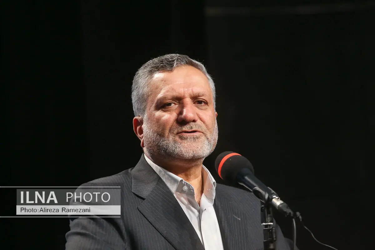 وزیر کار در صحن مجلس به سوالات نمایندگان پاسخ می‌دهد