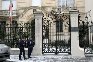 دستگیری عامل تهدید به انفجار در مقابل ساختمان کنسولگری ایران در پاریس