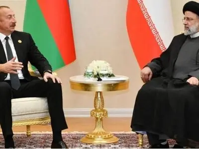 رئیسی یؤکد على تطویر العلاقات بین ایران وجمهوریة اذربیجان