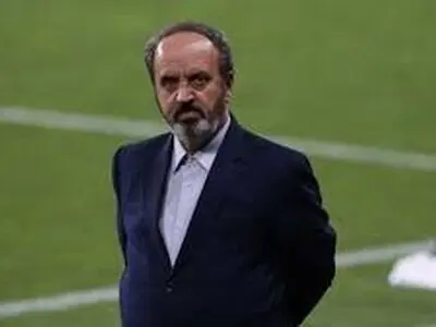 در باشگاه استقلال بدون اجازه وزیر کسی آب هم نمی‌خورد