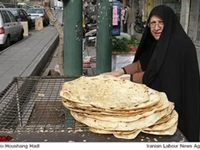 توان اقتصادی کارگران در برابر افزایش نرخ نان شکننده است