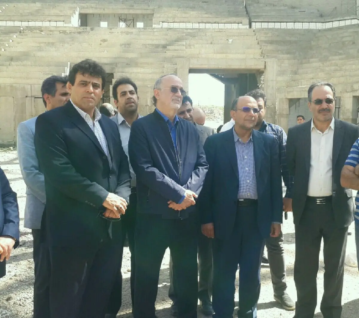 بازدید استاندار البرز از ورزشگاه شش هزار نفری انقلاب کرج 