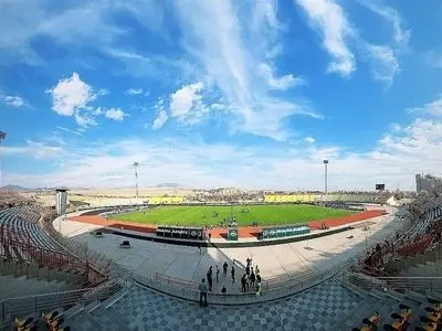 حاشیه دیدار پیکان - پرسپولیس/ اعتراض شدید پیکانی‌ها به داور و ناراحتی تماشاگران از گرانی قیمت بلیت
