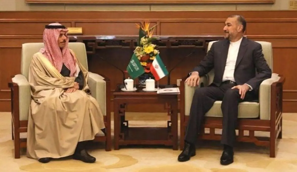 محادثات هاتفیة بین وزیري الخارجیة الایراني والسعودي