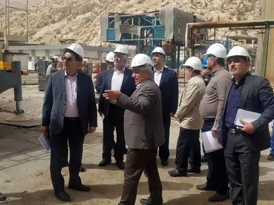 بازدید از زیرساخت‌های تولیدی و انبارداری پتروشیمی شیراز