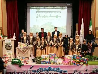 کودکان البرزی شادی‌های‌شان را با کودکان مناطق سیل‌زده تقسیم کردند