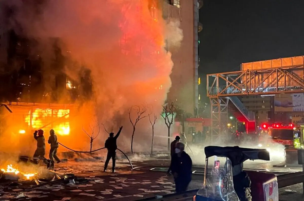 شهادت فرزند یک شهید با تیغ موکت بری در تجمعات