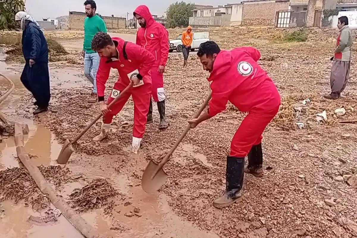 امدادرسانی هلال احمر به ٢٩٢۵ نفر متأثر از سیل و آبگرفتگی در سطح کشور