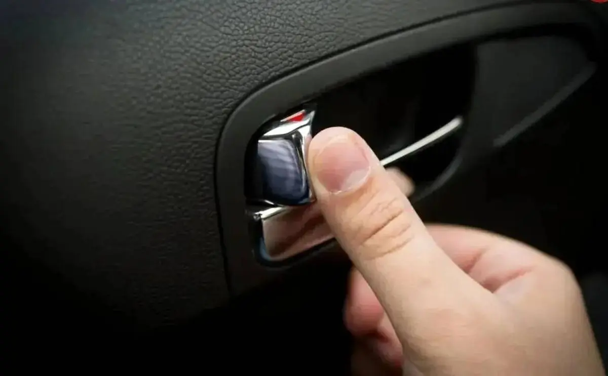 چگونه جان سرنشینان محبوس در خودرو قفل شده را نجات دهیم؟