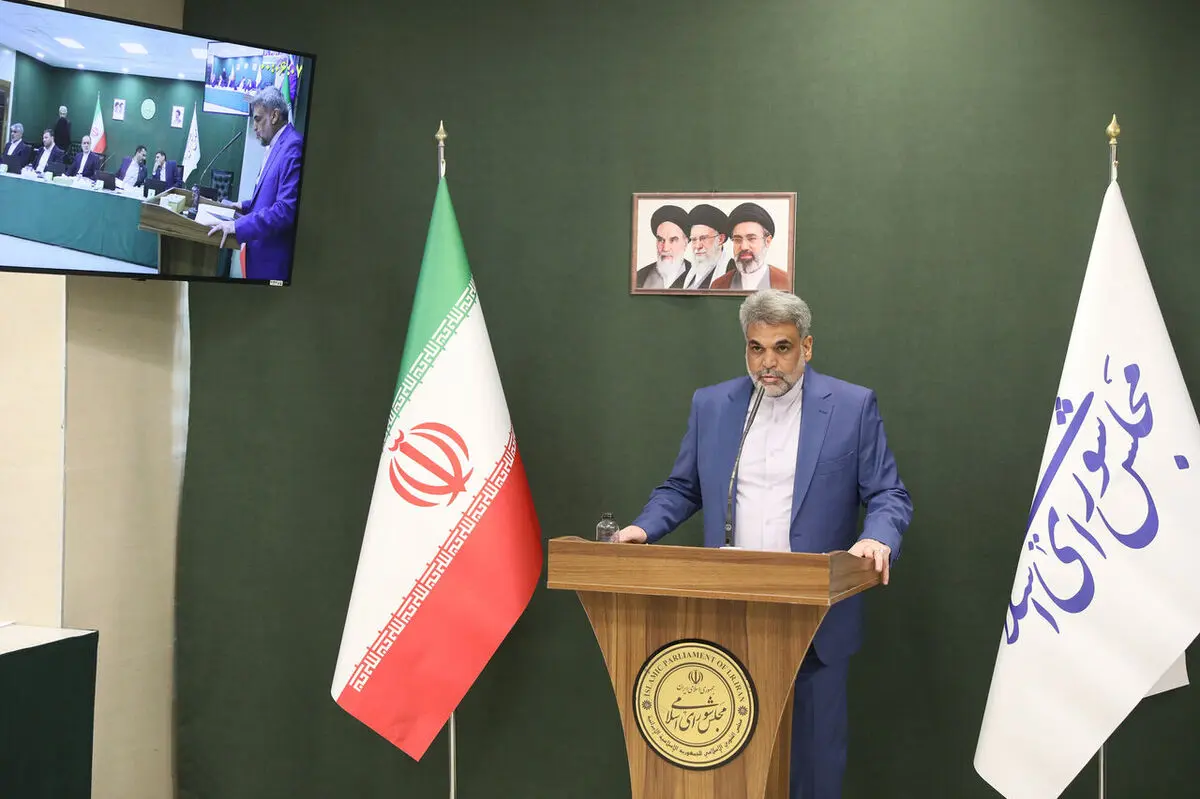 توزیع امکانات دفاعی در کشور باید متوازن باشد/ ظرفیت‌های نظامی به اشتغال‌زایی در مناطق منجر شود