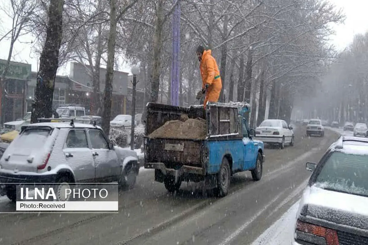 ۵۰۰ تن شن و ماسه برای بازگشایی معابر شهر قزوین استفاده شد