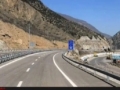 بهره برداری از آزادراه همت- چالوس در سال آینده/ سرمایه‌گذاری ایتالیایی‌ها در آزادراه همدان- کرمانشاه