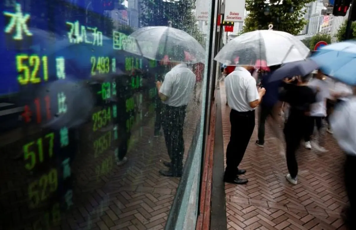 Asia shares rise on strong China GDP, accommodative Fed view