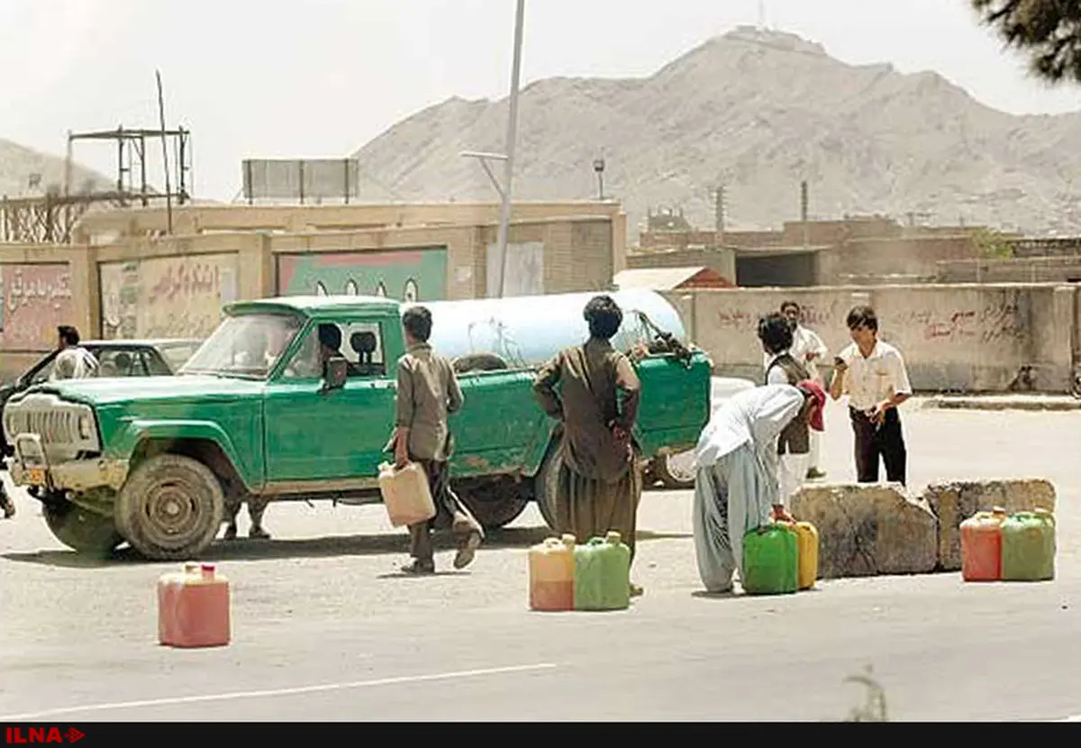 مرزنشینان سیستان و بلوچستانی منتظر مجوز فروش مواد سوختی هستند