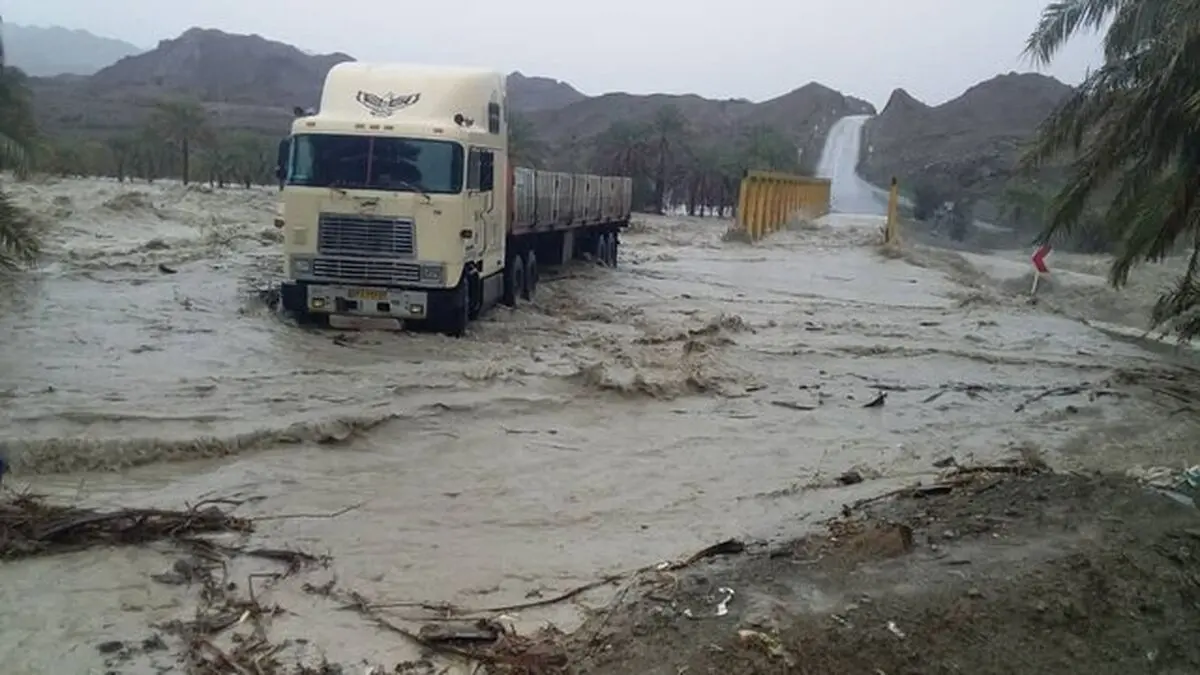 قطع راه‌های ارتباطی 23 روستای کاجو قصرقند/ امدادرسانی هلال احمر و تلاش برای بازگشایی جاده ها