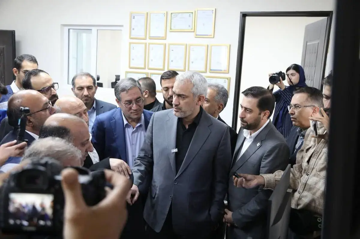 بازدید وزیر اقتصاد از مرز بازرگان/تسهیل تردد مسافر و افزایش گیت های ورودی و خروجی پیگیری می شود