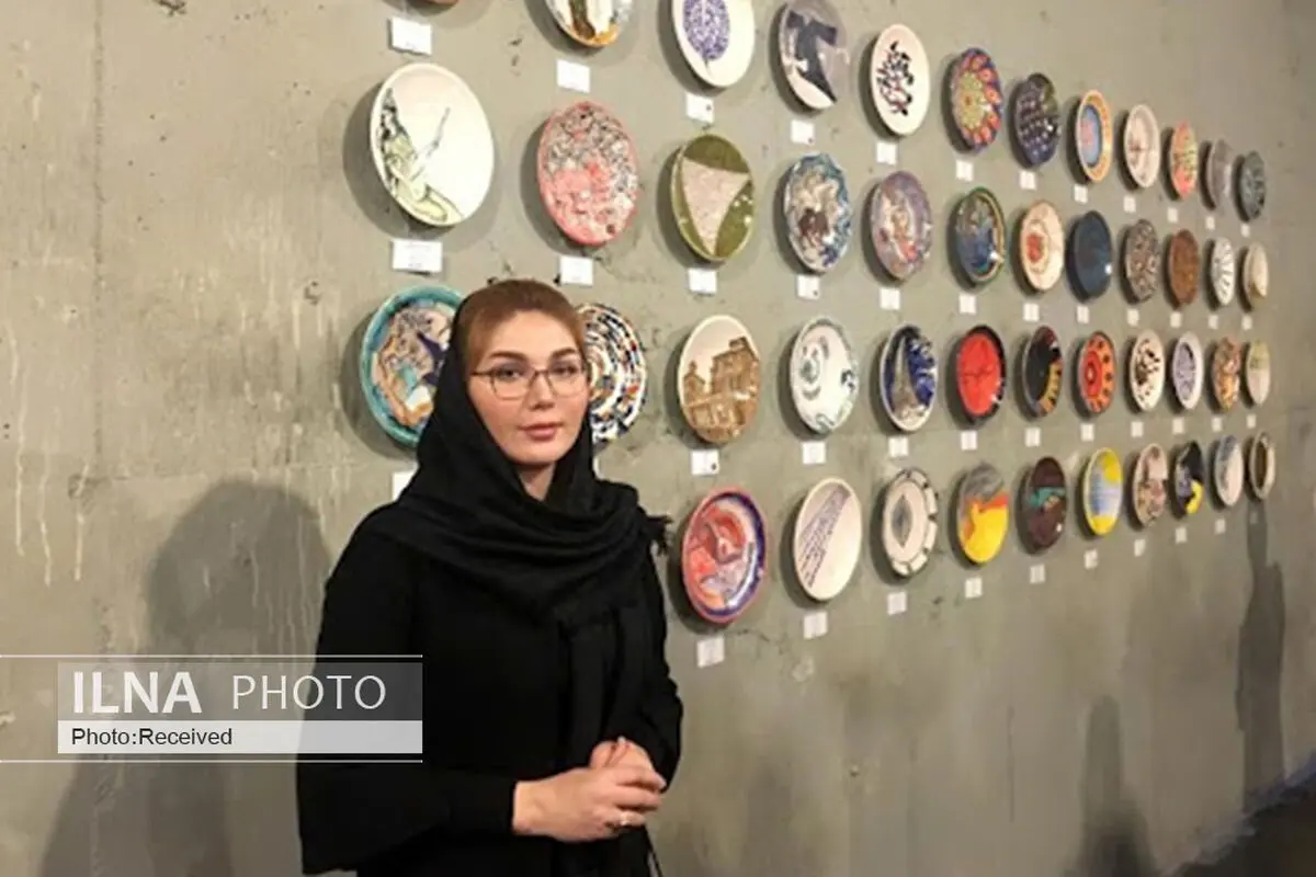 برای هنرمند خارجی فرم اهمیت زیادی دارد/ فقط ادای معاصر بودن را درمی‌آوریم و از ریشه‌های خود دور شده‌ایم/ نباید هنرهای سنتی را از هنرهای تجسمی و معاصر جدا کنیم