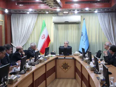 وزیر علوم بر بکارگیری نیروگاه‌های خورشیدی در دانشگاه‌ها تاکید کرد