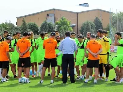 شاگردان گل‌محمدی امشب به تهران سفر می‌کنند