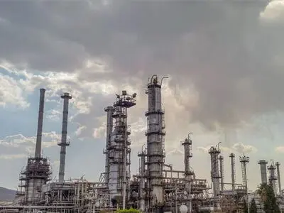 Iran min. declares discovery of major gas, oil reserves in S.