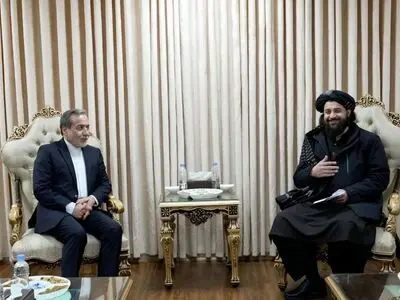 دیدار عراقچی با سرپرست وزارت دفاع حکومت سرپرستی افغانستان