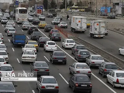 ترافیک و لغزندگی در جاده‌های قزوین ادامه دارد/ترافیک چهارساعته در مسیر منجیل و رودبار