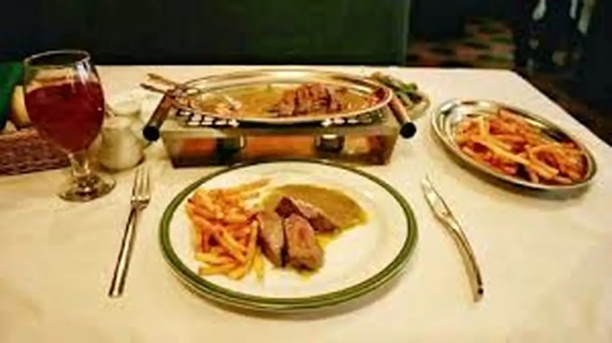 باز هم دوربین مخفی از سرو مشروب در یکی دیگر از رستورانهای تهران!/فیلم