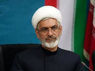 مومنی همواره تاکید بر هم‌افزایی و تلاش برای پیشبرد اهداف امور داشته است 