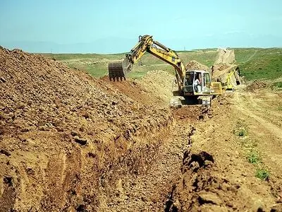 آغاز حفر خندق در بخشی از مرز عراق با سوریه