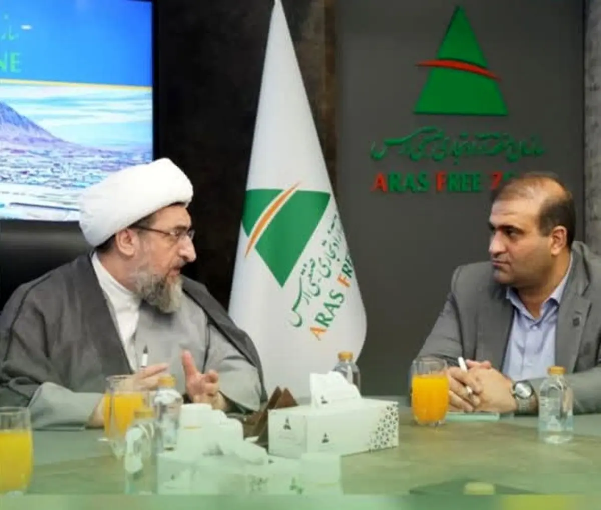 حضور نماینده ولی فقیه در آذربایجان شرقی در سازمان منطقه آزاد ارس