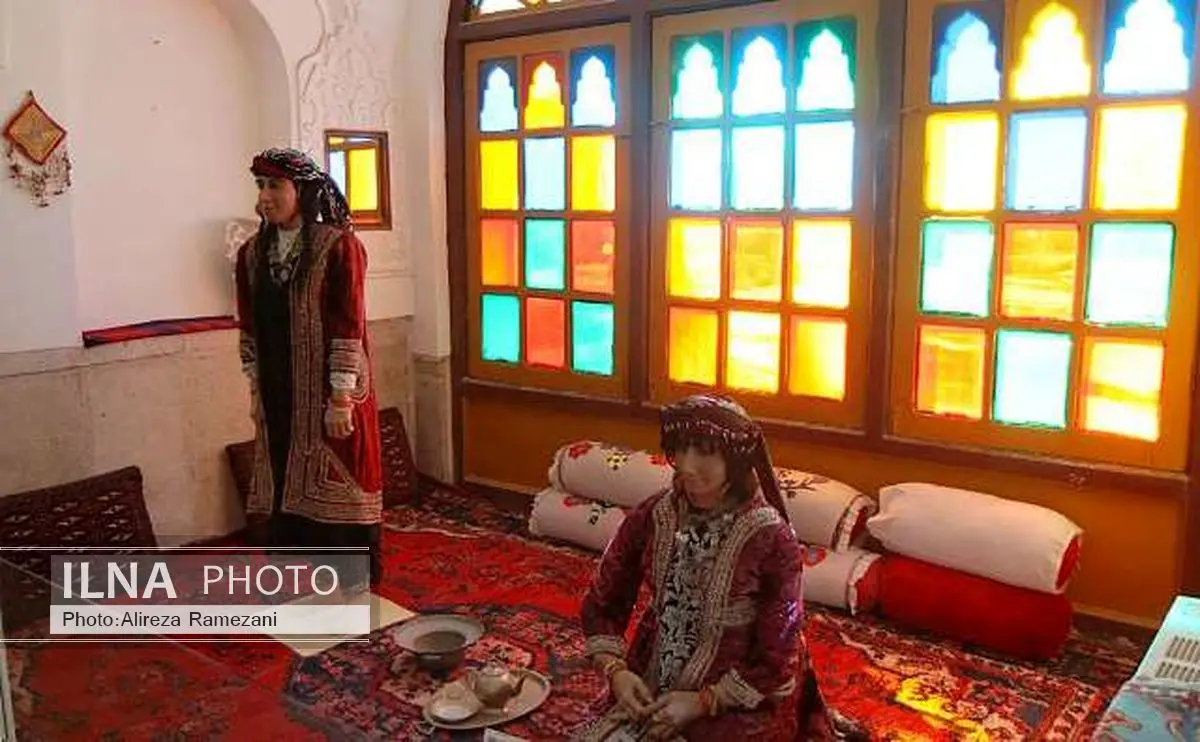 نمایش سنت‌های مردم ایلام در قلعه والی 