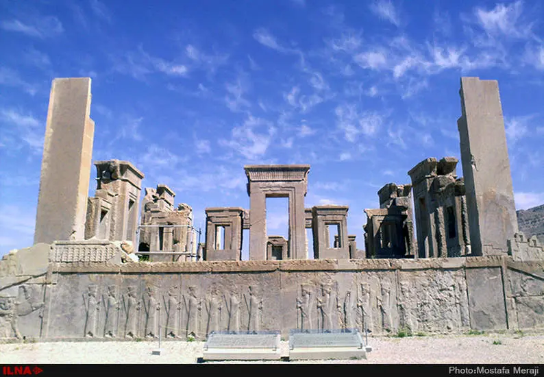 نگاهی به جاذبه های گردشگری شهر تاریخی شیراز-تخت جمشید