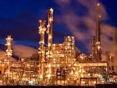 بعد از ۲۰ سال ۲۵ درصد محصولات پالایشگاهی همچنان مازوت است/از متنوع‌سازی سبد محصولات جا مانده‌ایم
