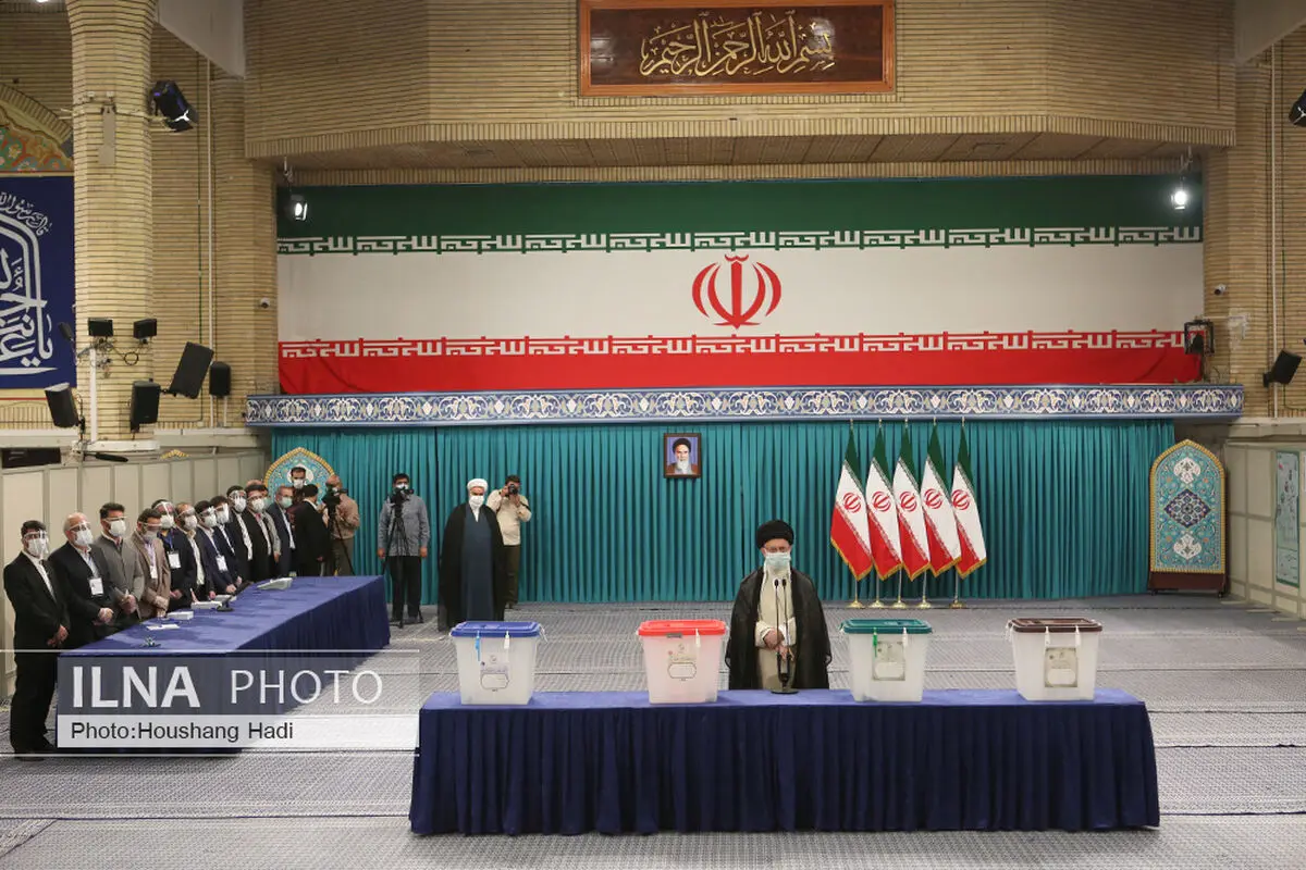 قائد الثورة الاسلامیة: یوم الانتخابات هو یوم الشعب الایرانی